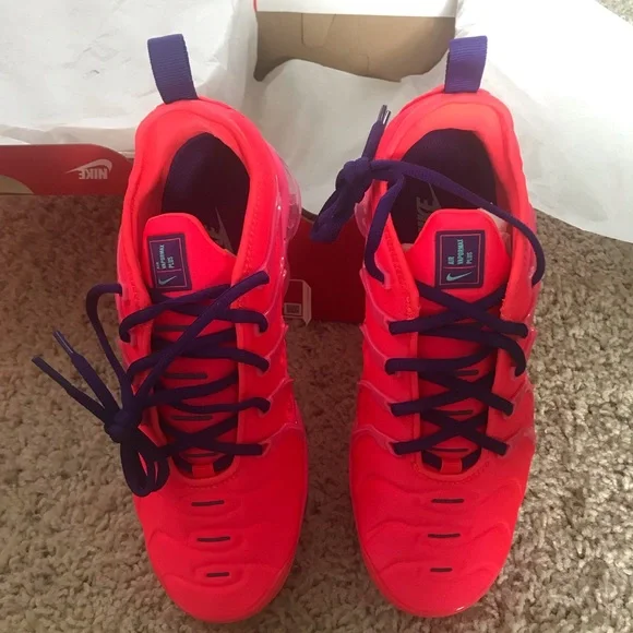 Women’s Nike Air Vapormax Plus 7.5 Bright Crimson - Picture 6 of 10